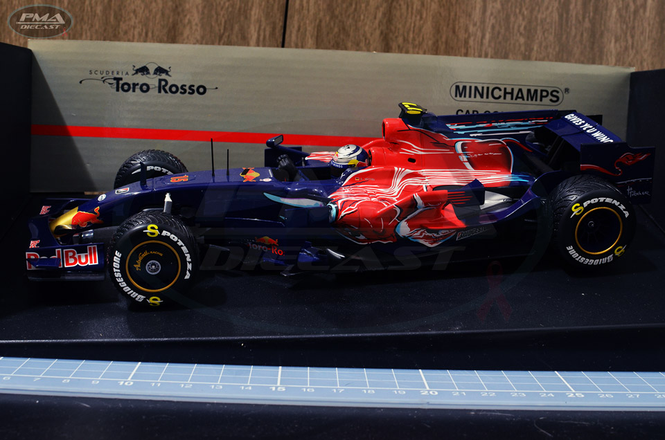 SEBASTIAN VETTEL 2008 SCUDERIA TORO ROSSO STR3 1:18